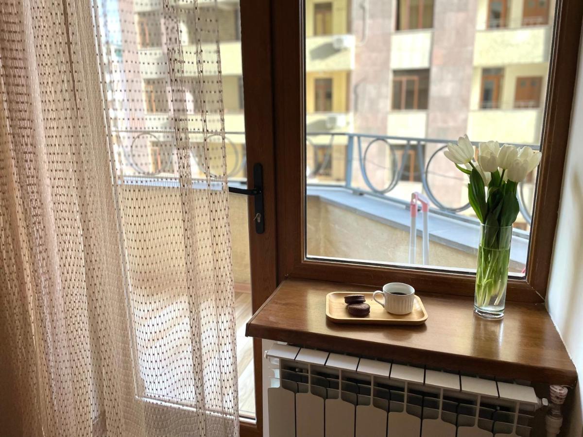 Superior Apt. With Balcony On Aram Street Daire Erivan Dış mekan fotoğraf